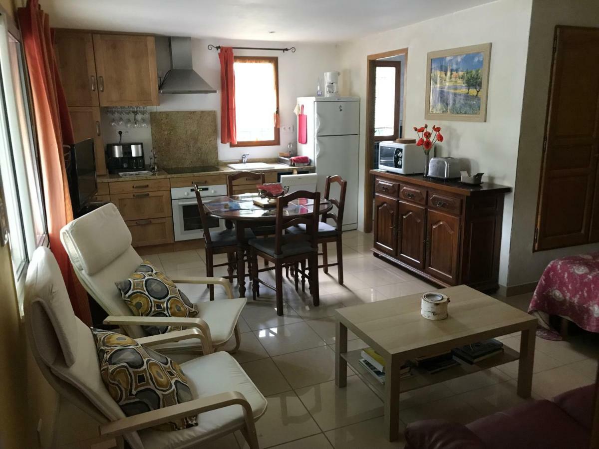 Les Buis Lägenhet Carpentras Exteriör bild