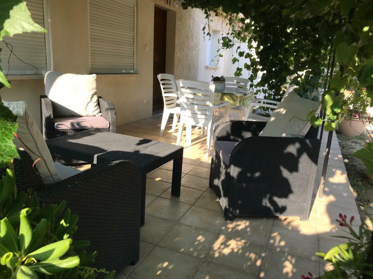 Les Buis Lägenhet Carpentras Exteriör bild